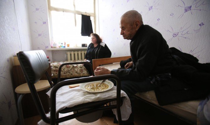 Жизнь с нуля: Как Украина встречает беженцев из зоны АТО (фото) - фото 1