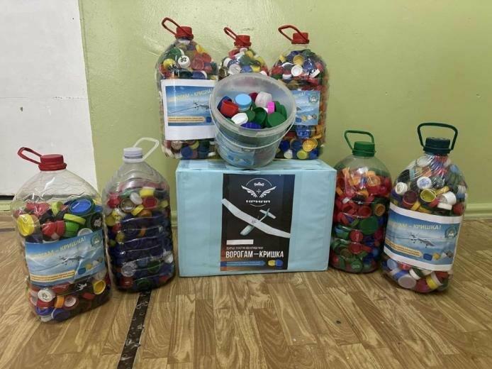 42 кілограми кришечок для ЗСУ зібрали у Донецькій громаді освітяни