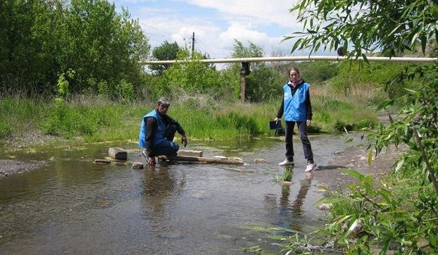 Жители "серой" зоны не всегда могут попасть на подконтрольную Украи... Жители "серой" зоны не всегда могут попасть на подконтрольную Украине территорию