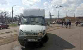 Автомобиль ВАЗ 21014, нарушив ПДД, не уступил дорогу маршрутному такси номер 18